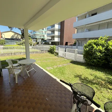 Apartamento With Garden